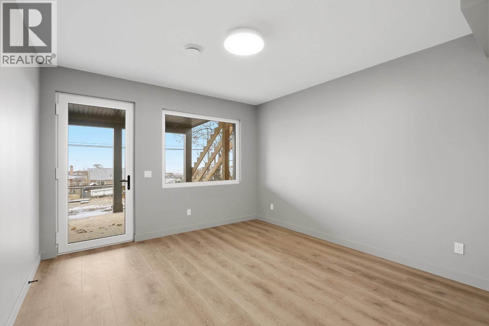 614 Cowan Street Property Photo 37