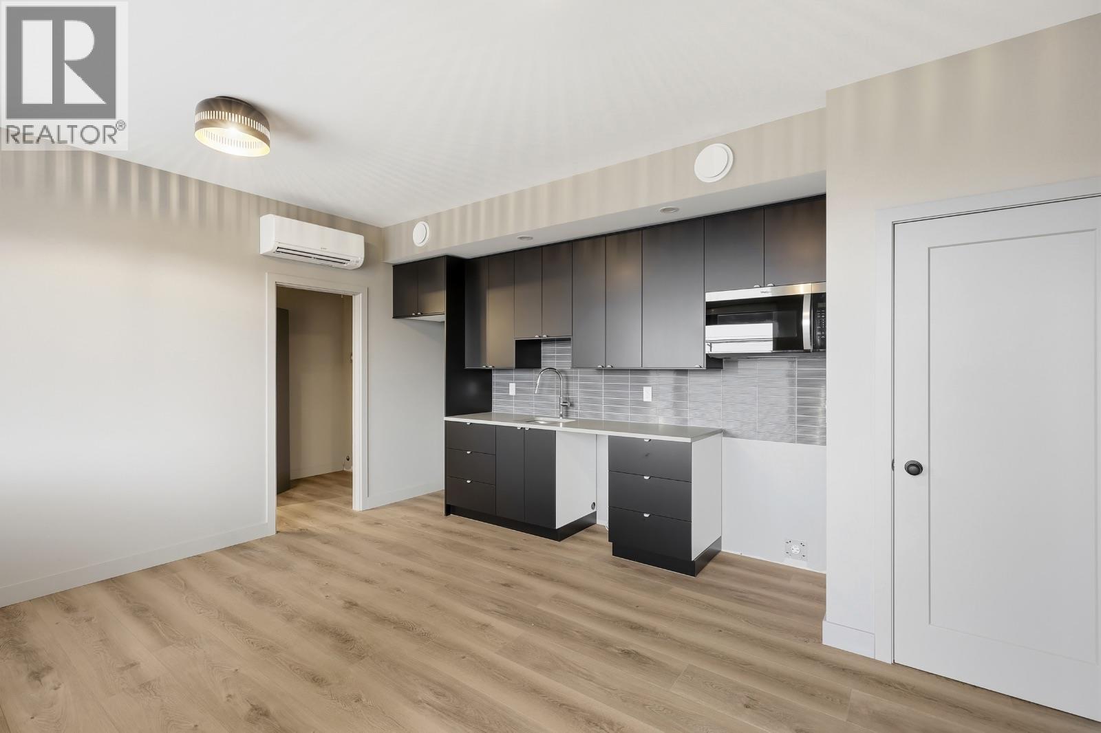 614 Cowan Street Property Photo 43