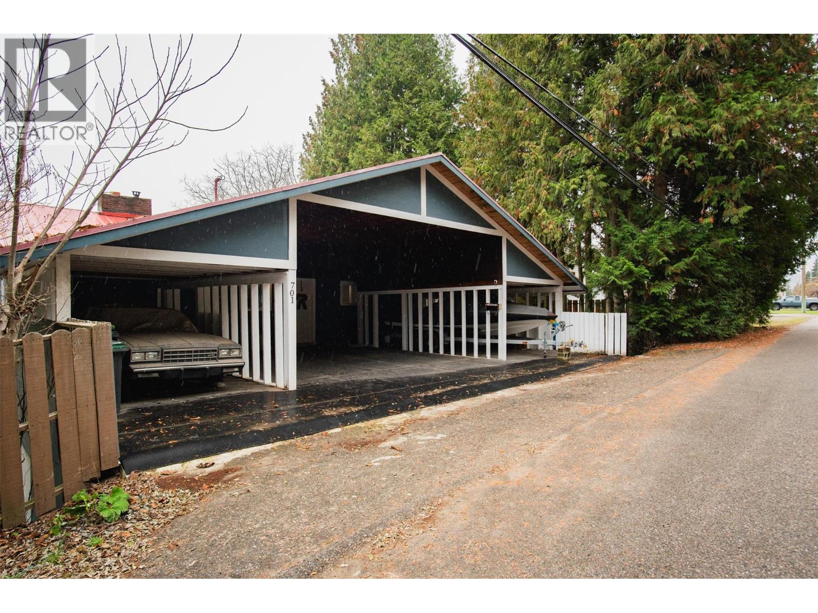 701 10th Avenue Property Photo 2
