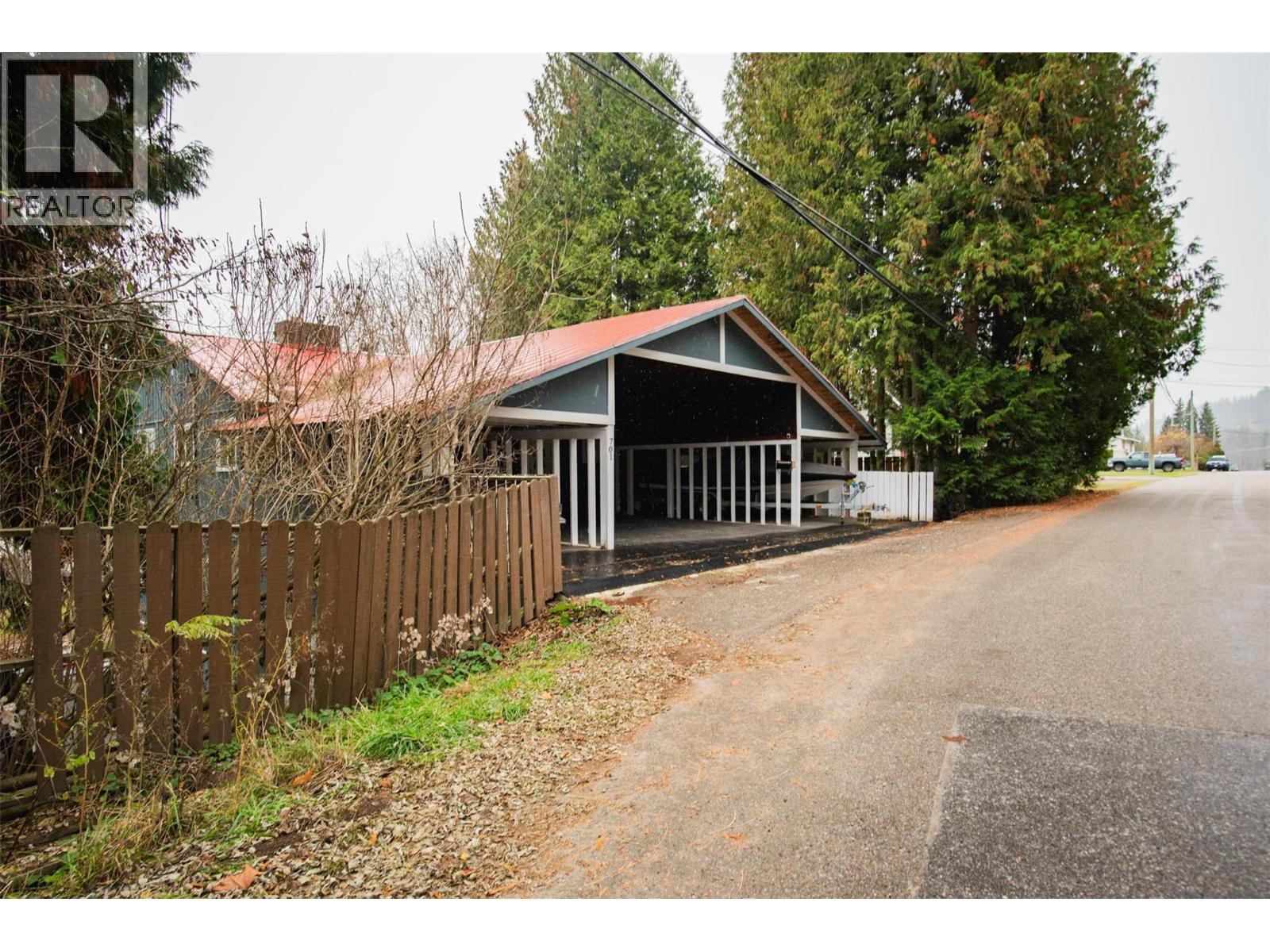 701 10th Avenue Property Photo 56