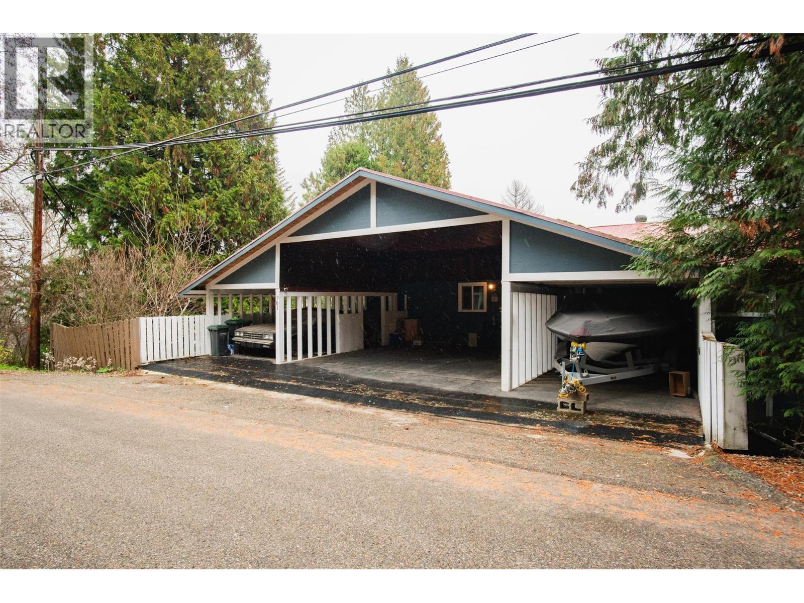 701 10th Avenue Property Photo 58
