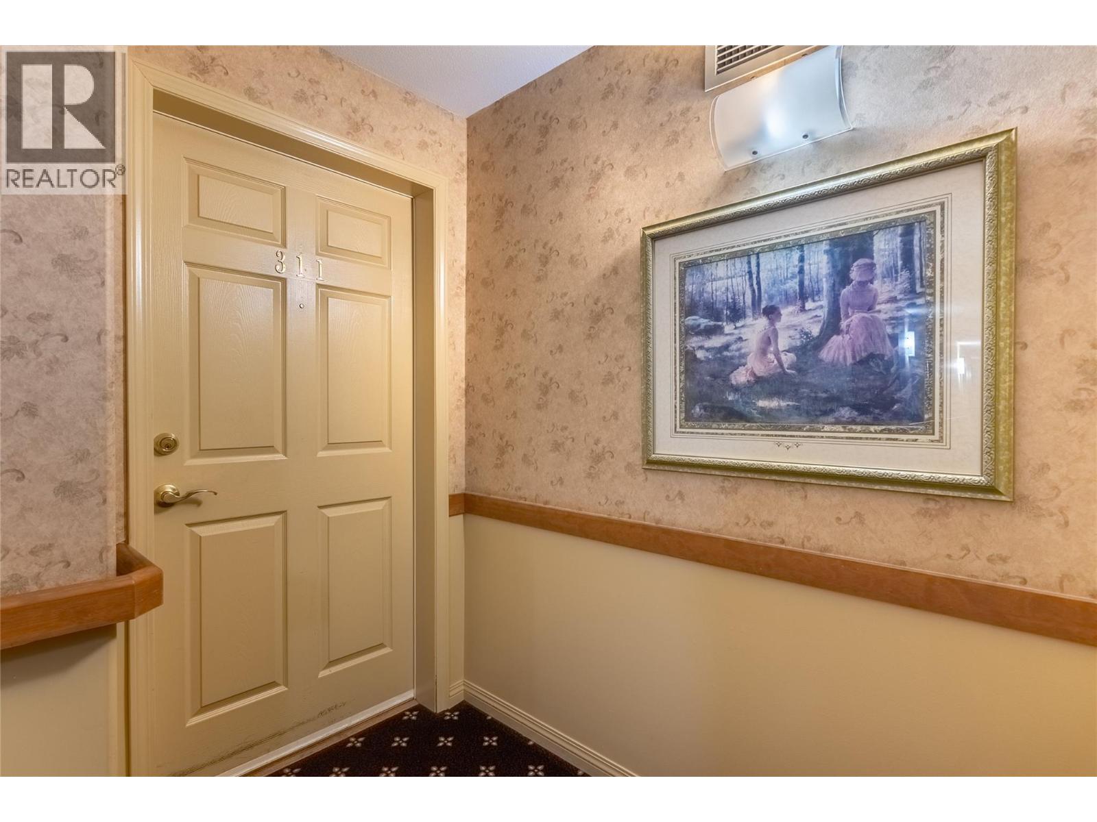 120 Vernon Avenue Unit# 311 Property Photo 2