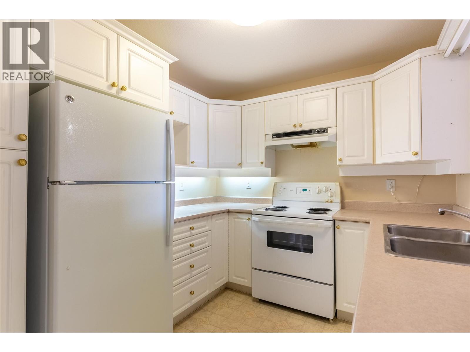 120 Vernon Avenue Unit# 311 Property Photo 6