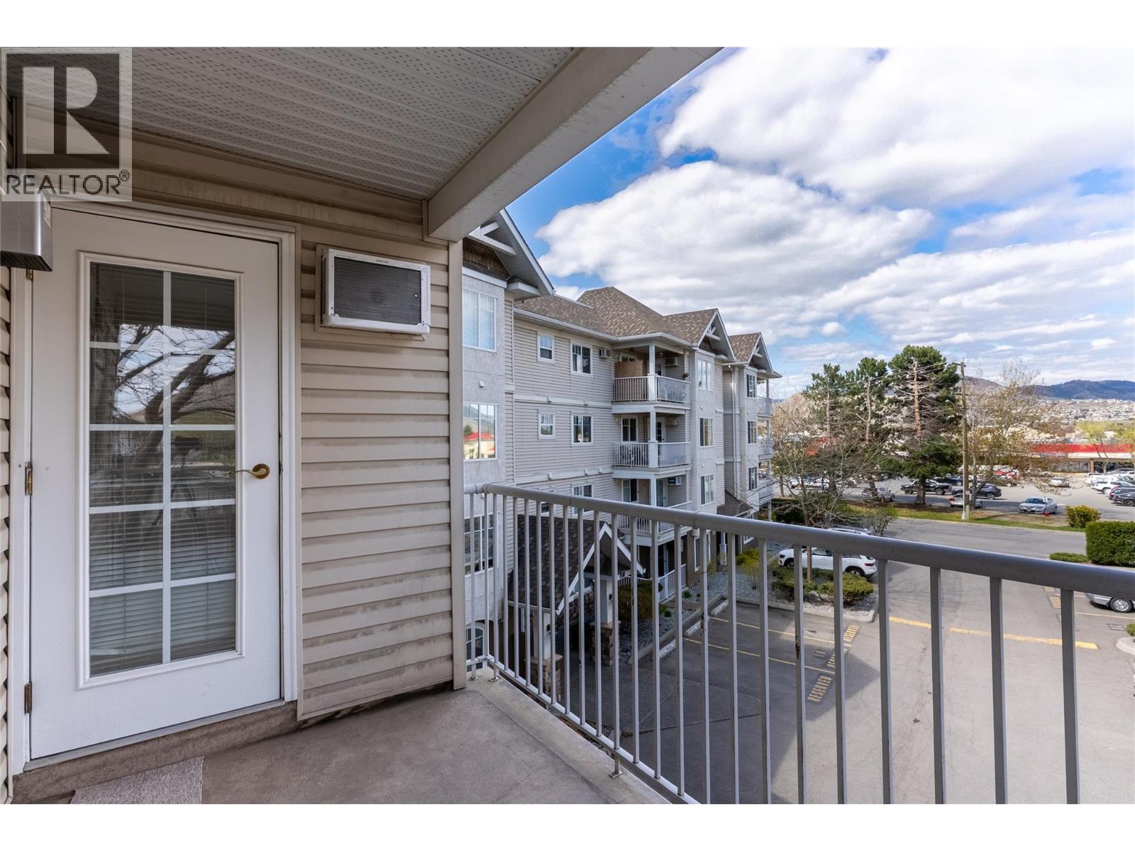 120 Vernon Avenue Unit# 311 Property Photo 10