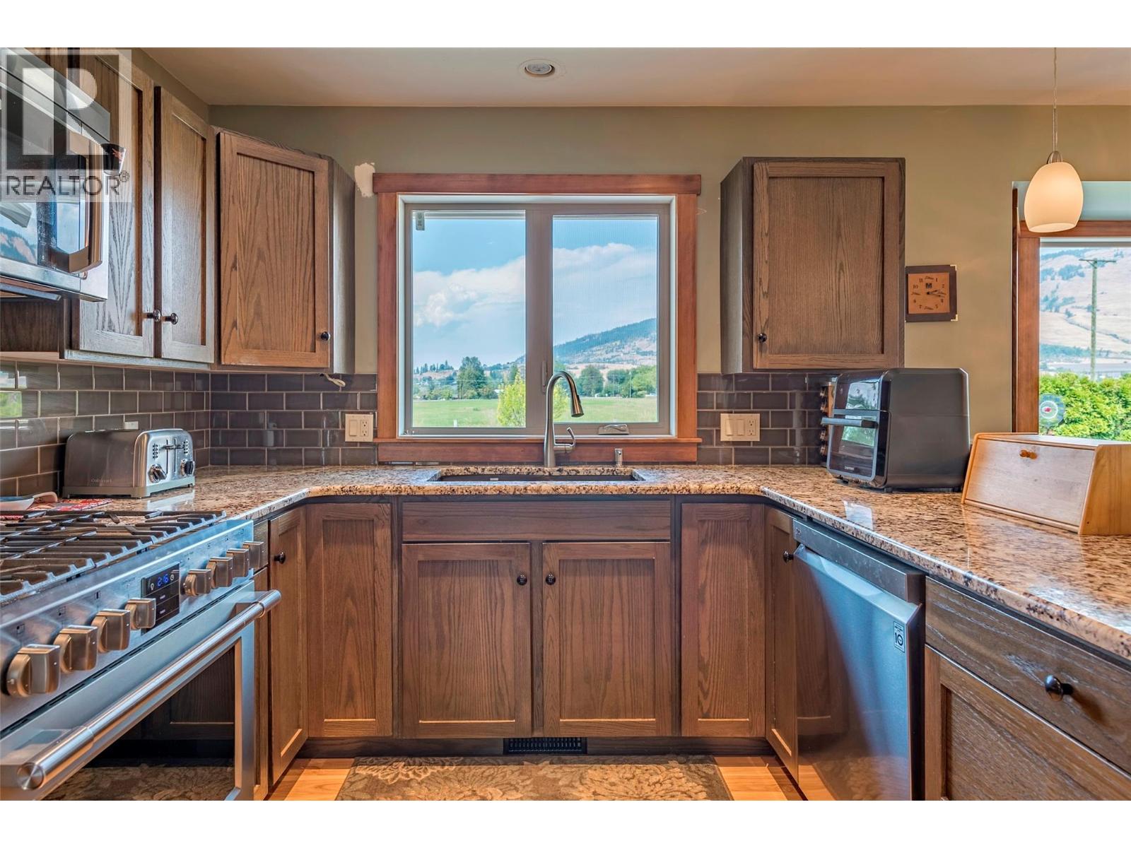 7800 Howe Drive Property Photo 3