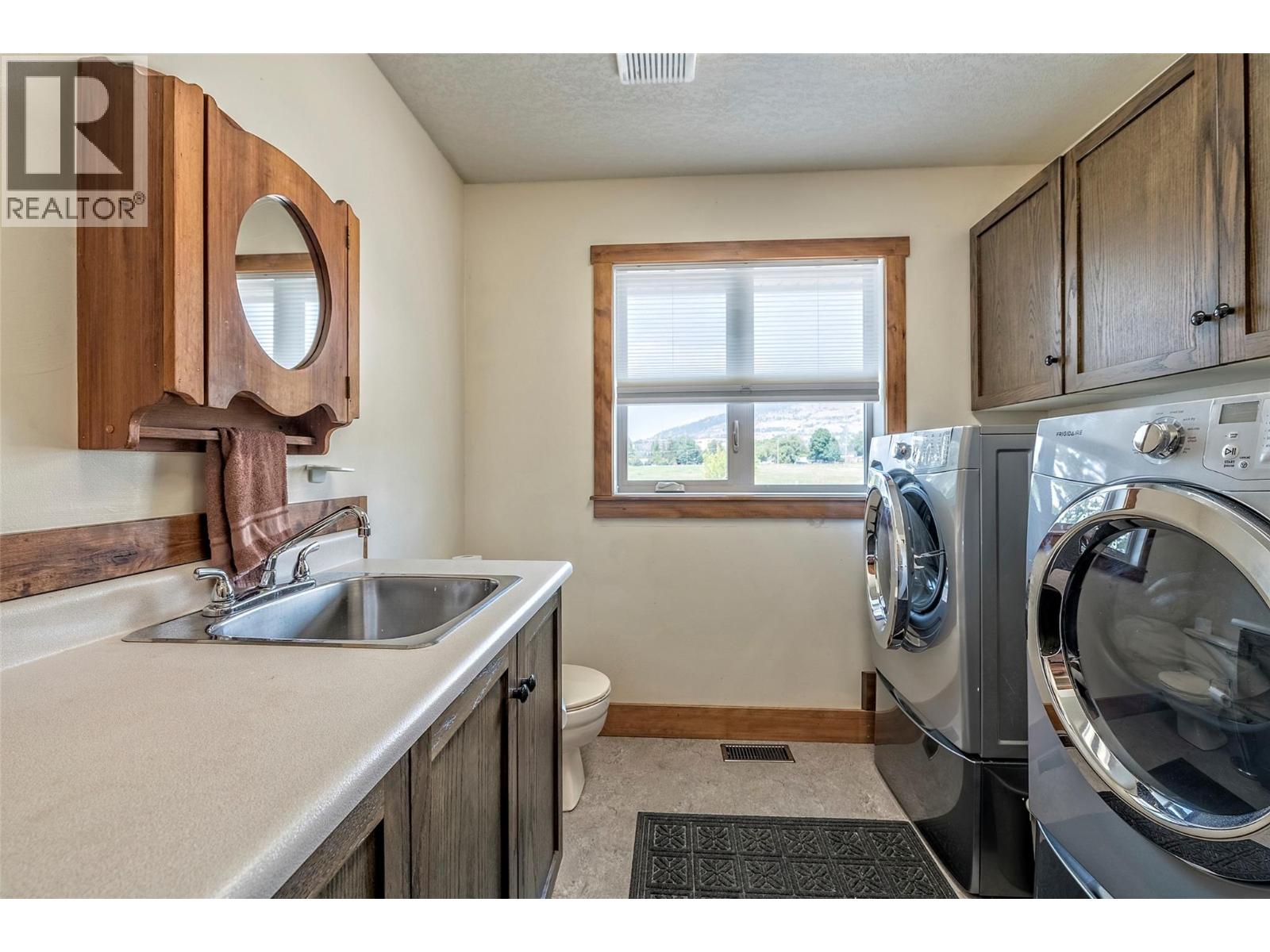 7800 Howe Drive Property Photo 14