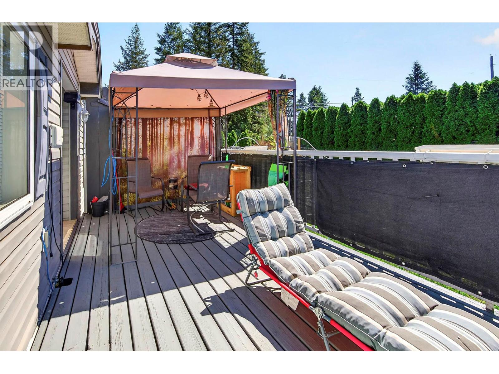 633 Barriere Lakes Road Property Photo 18