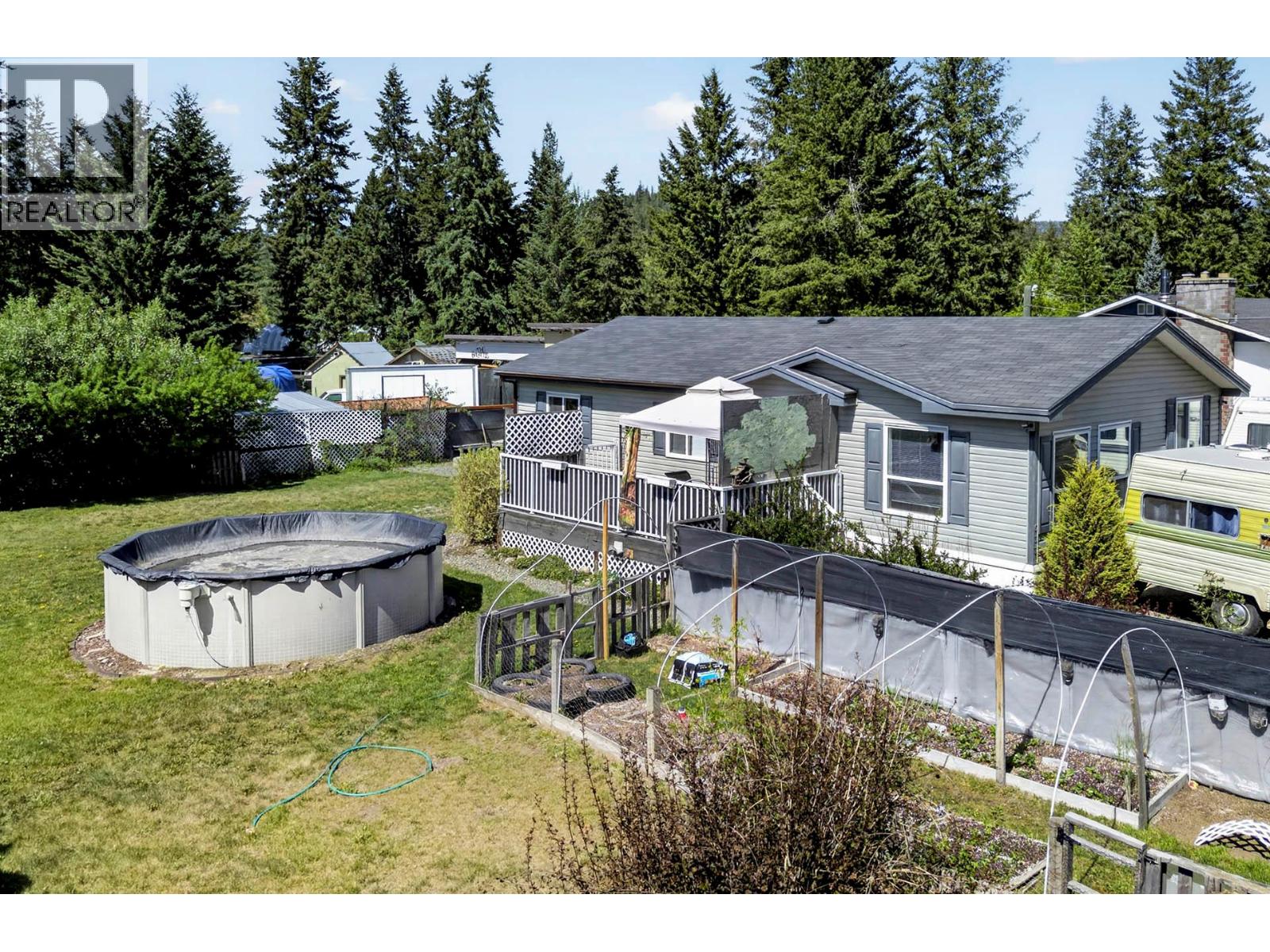 633 Barriere Lakes Road Property Photo 24
