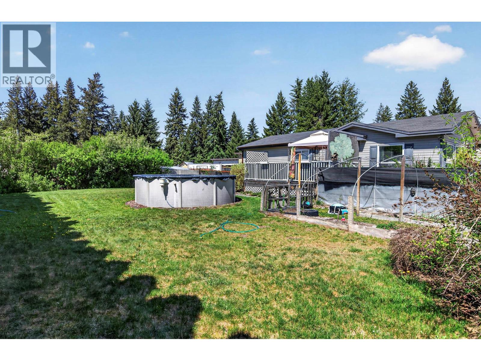 633 Barriere Lakes Road Property Photo 29