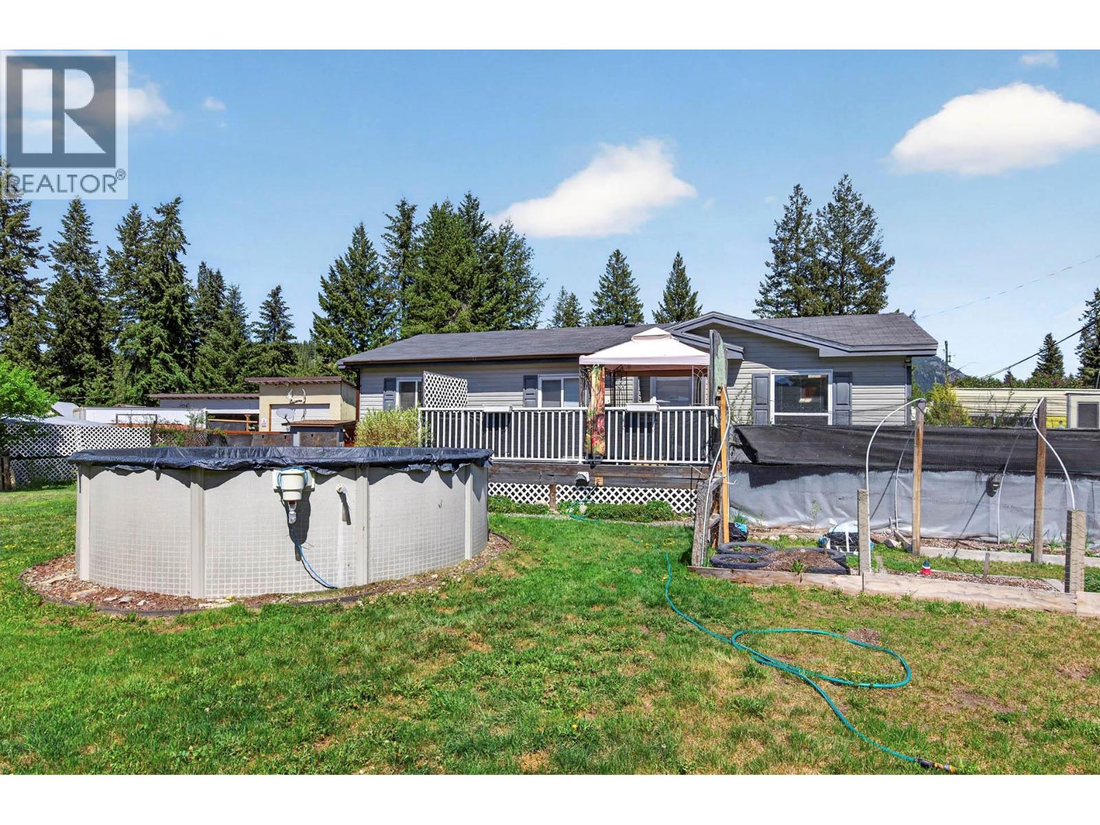 633 Barriere Lakes Road Property Photo 30