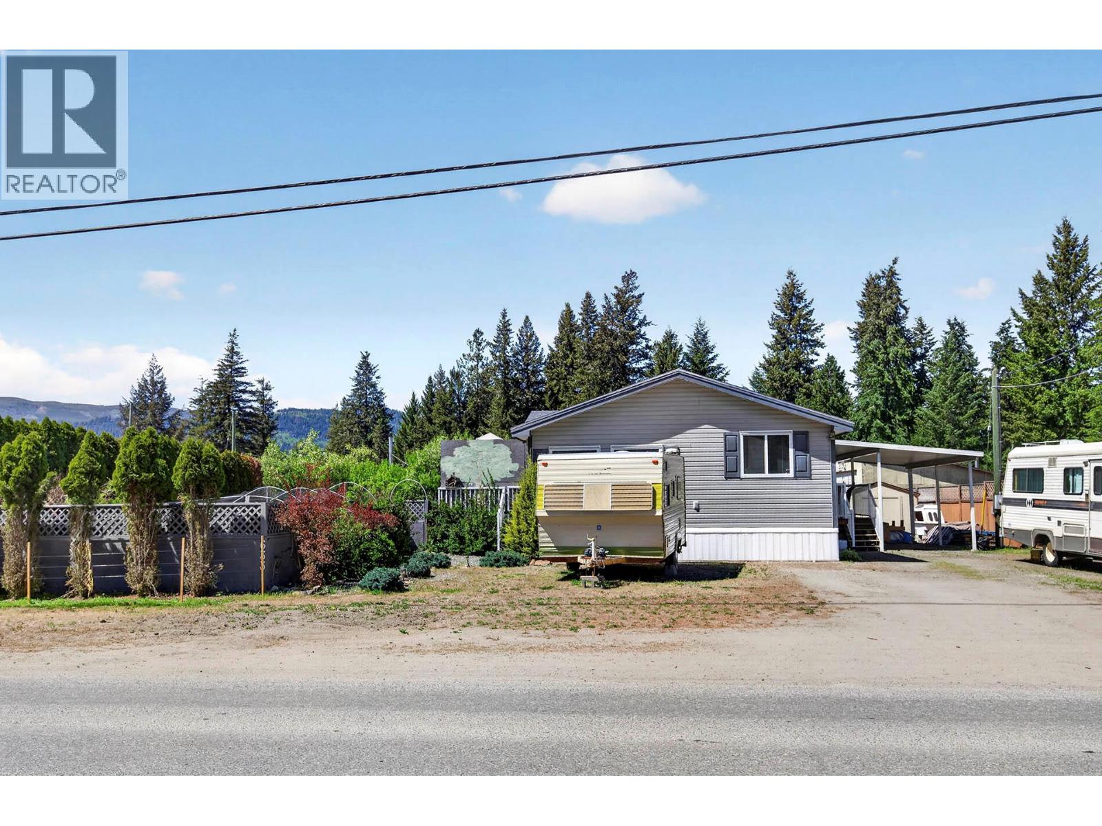 633 Barriere Lakes Road Property Photo 33