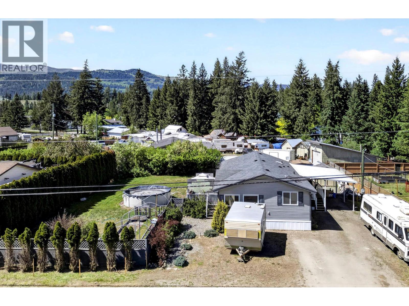 633 Barriere Lakes Road Property Photo 35