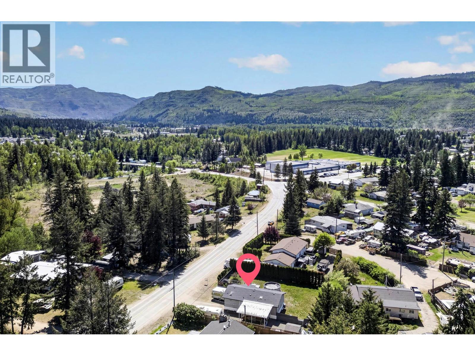 633 Barriere Lakes Road Property Photo 38