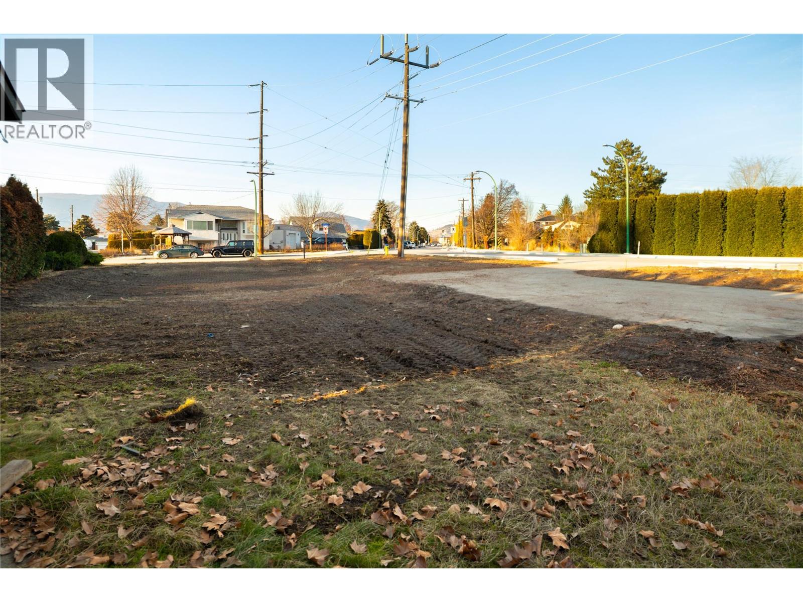 3514 Casorso Road Property Photo 4