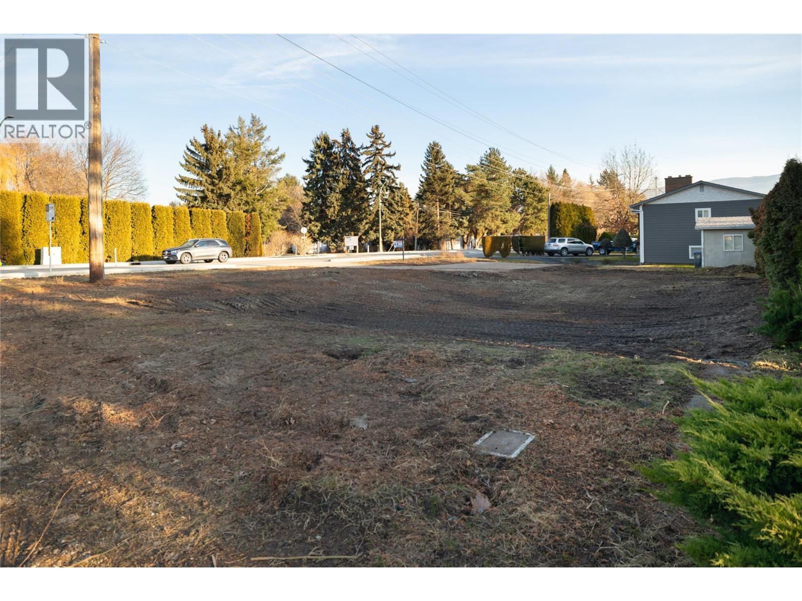3514 Casorso Road Property Photo 8