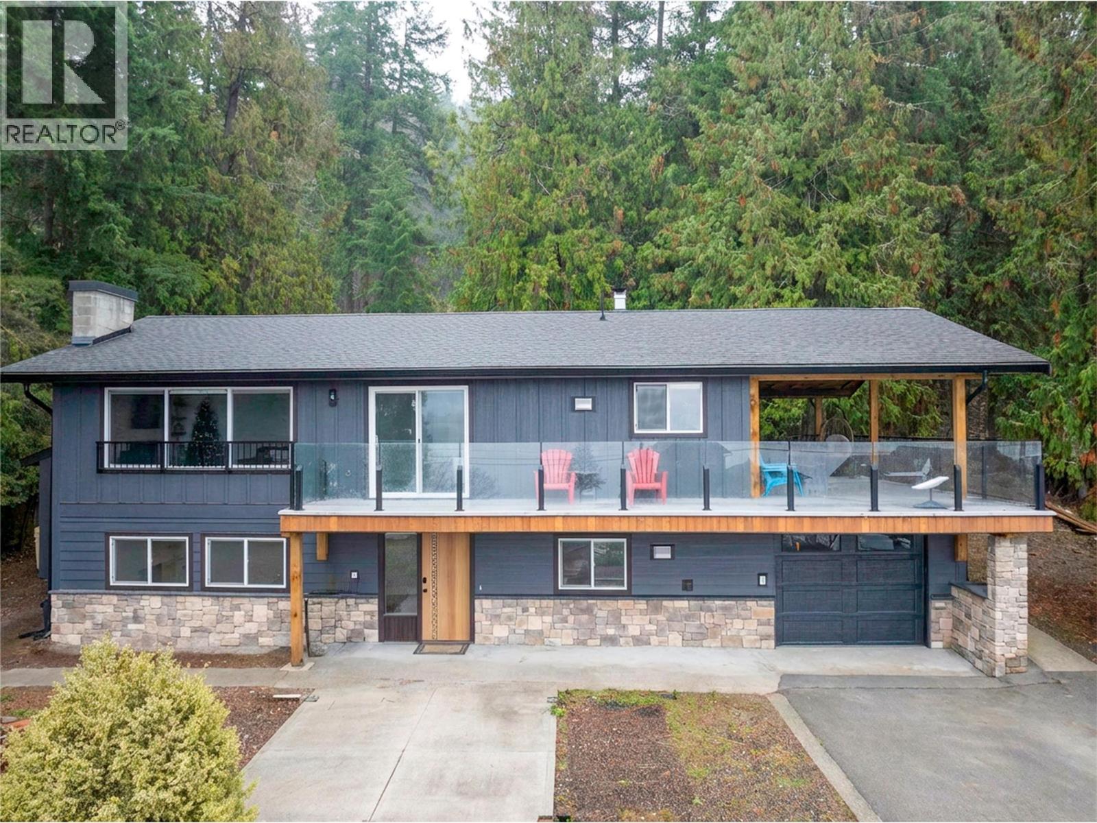 2022 Eagle Bay Road Property Photo 3