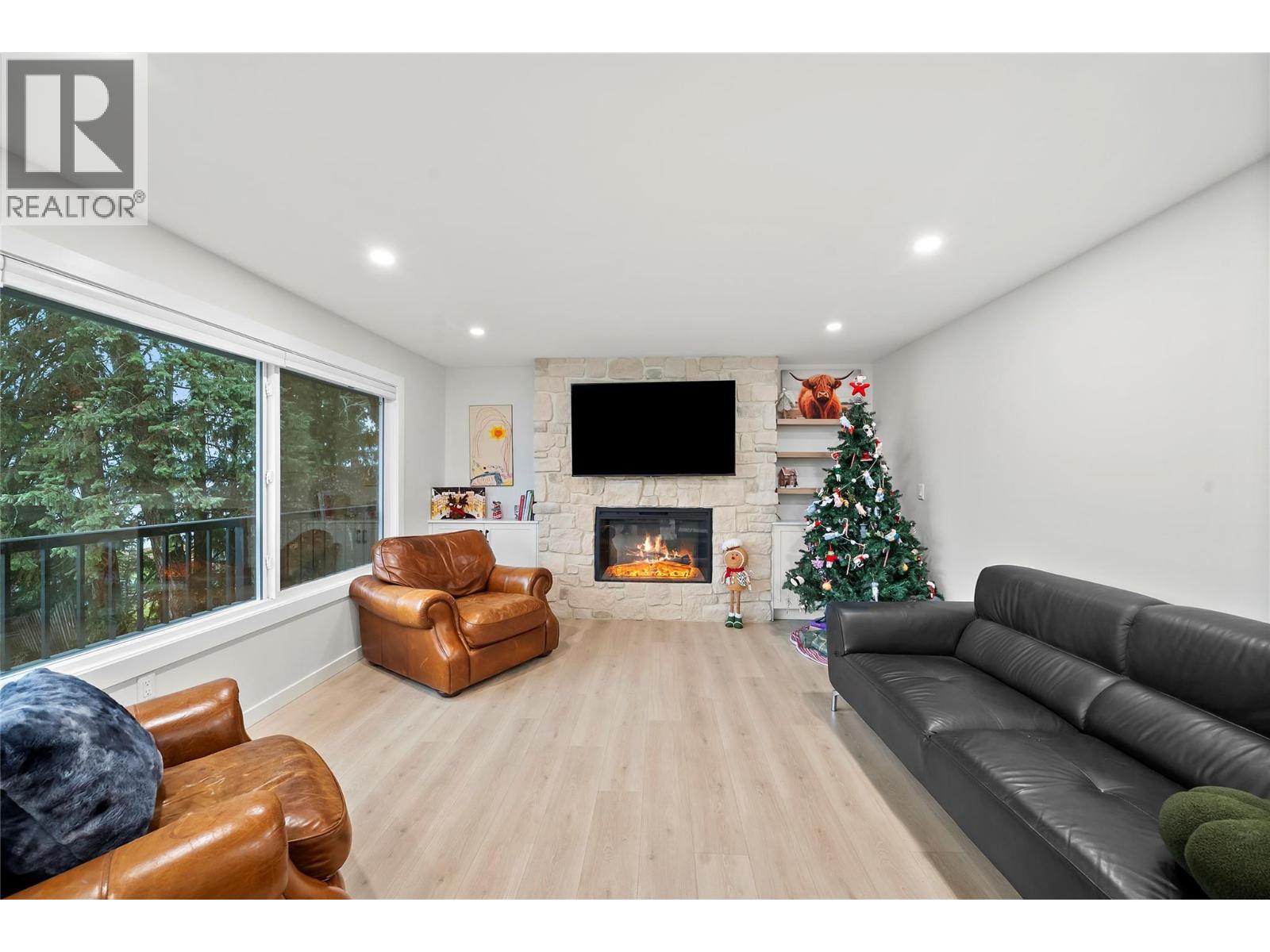 2022 Eagle Bay Road Property Photo 11