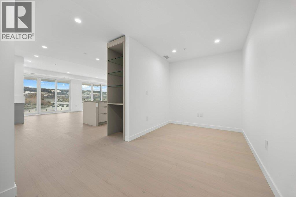 13419 Lakeshore Drive S Unit# 101 Property Photo 6