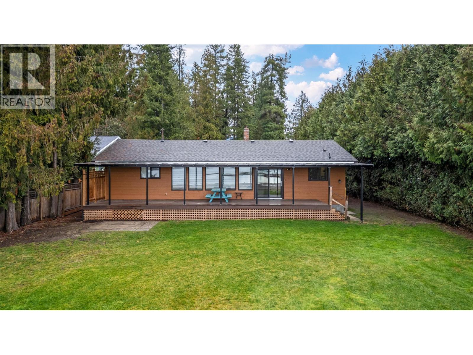 401 97a Highway Property Photo 3