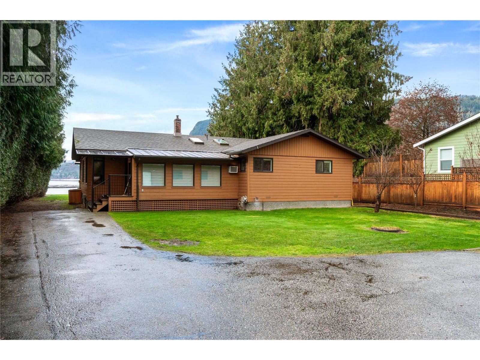 401 97a Highway Property Photo 4