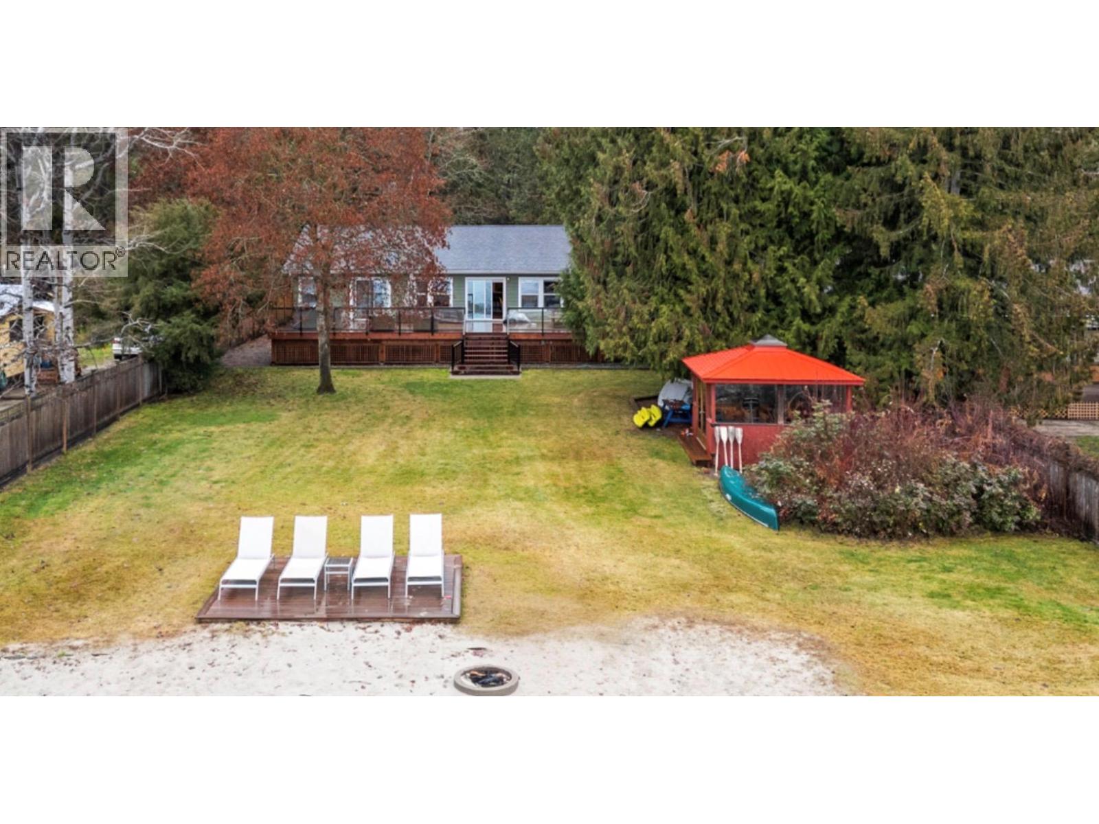 405 97a Highway Property Photo 1