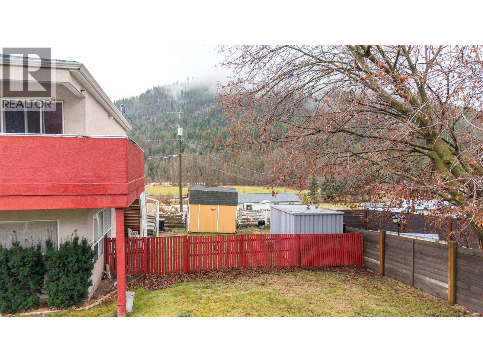 5683 97 Highway Property Photo 3