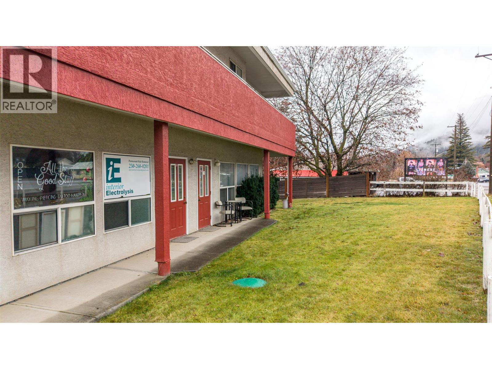 5683 97 Highway Property Photo 4