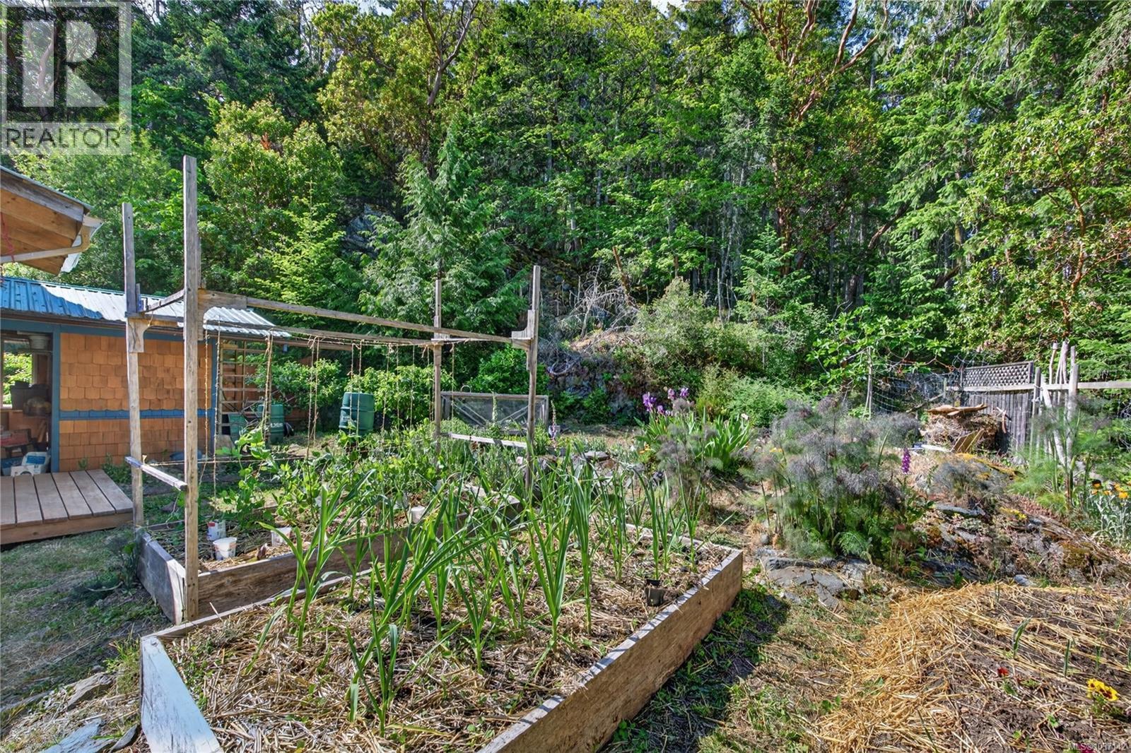 1252 Isabella Point Rd Property Photo 4