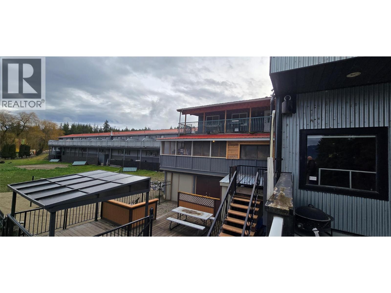 1277 Trans Canada Highway Property Photo 27