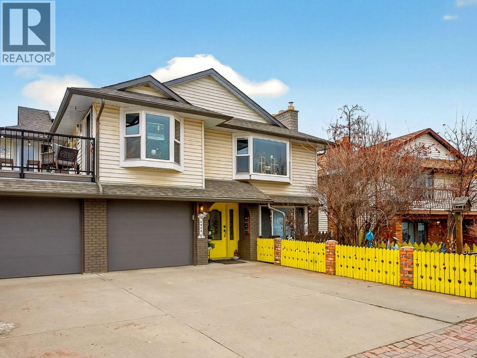 2952 Clapperton Avenue Property Photo 1