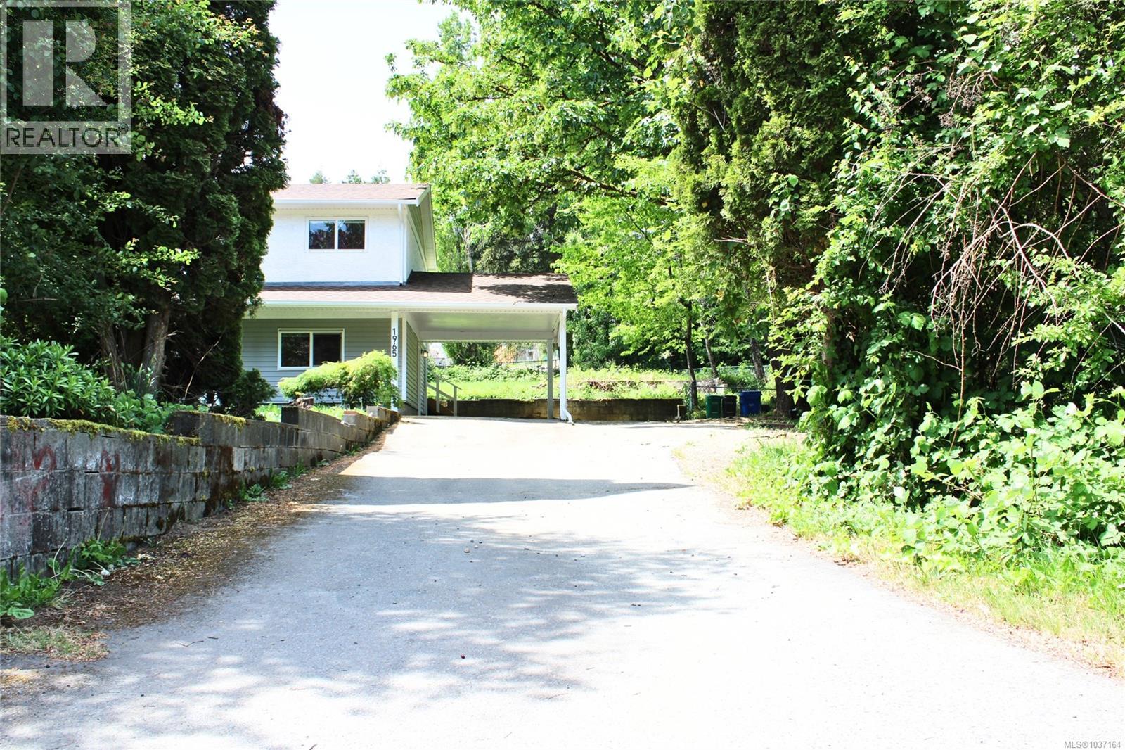 1965 Stannard Dr Property Photo 12