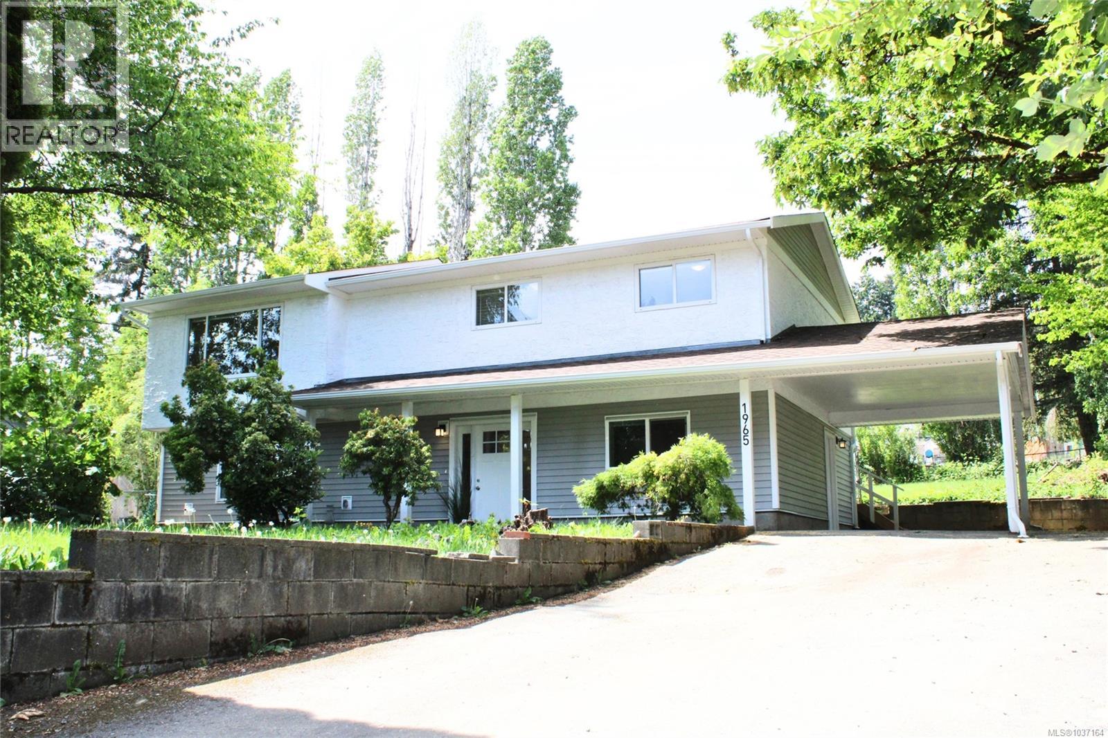 1965 Stannard Dr Property Photo 15