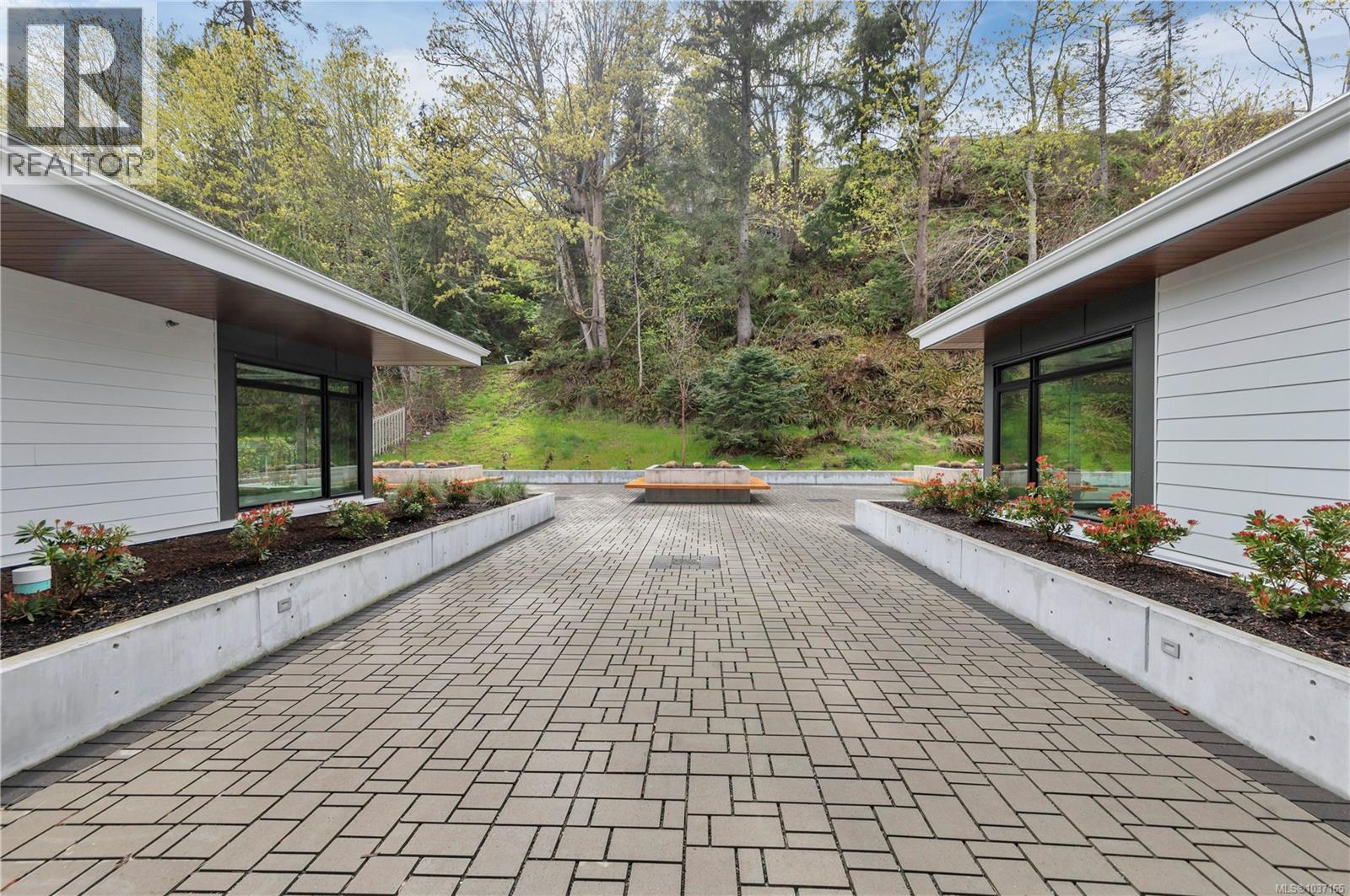 102 684 Island Hwy S Property Photo 60