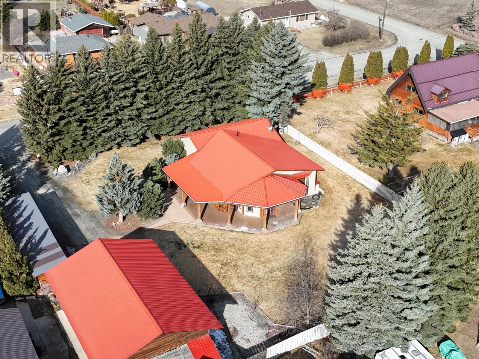 6228 Tamarack Road Property Photo 5
