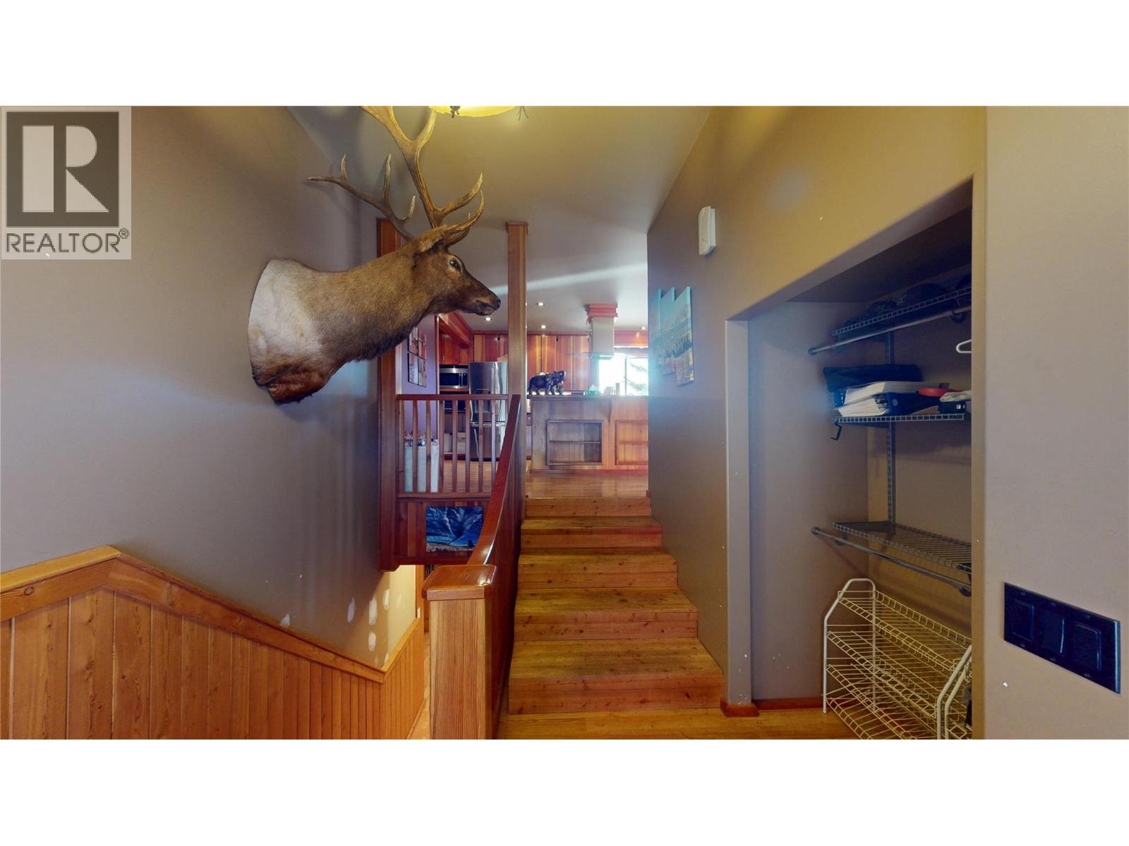 6228 Tamarack Road Property Photo 6