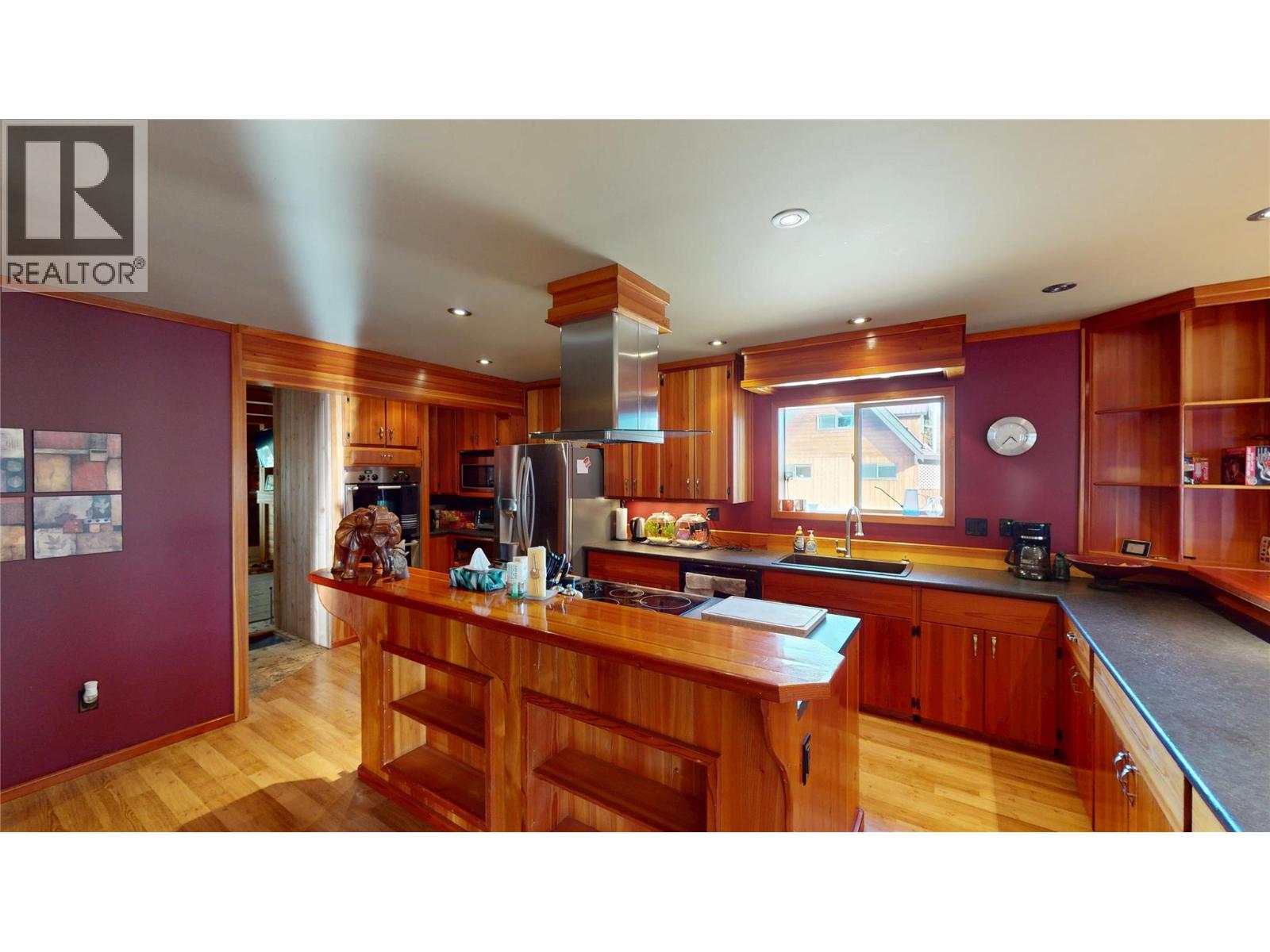 6228 Tamarack Road Property Photo 9