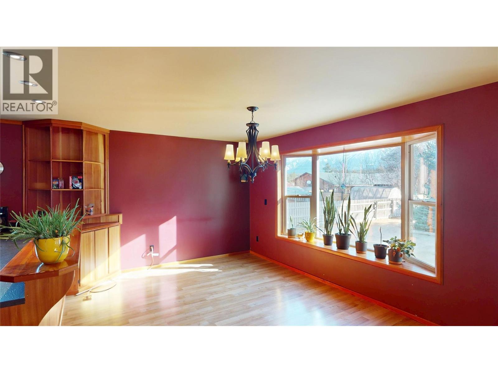 6228 Tamarack Road Property Photo 11