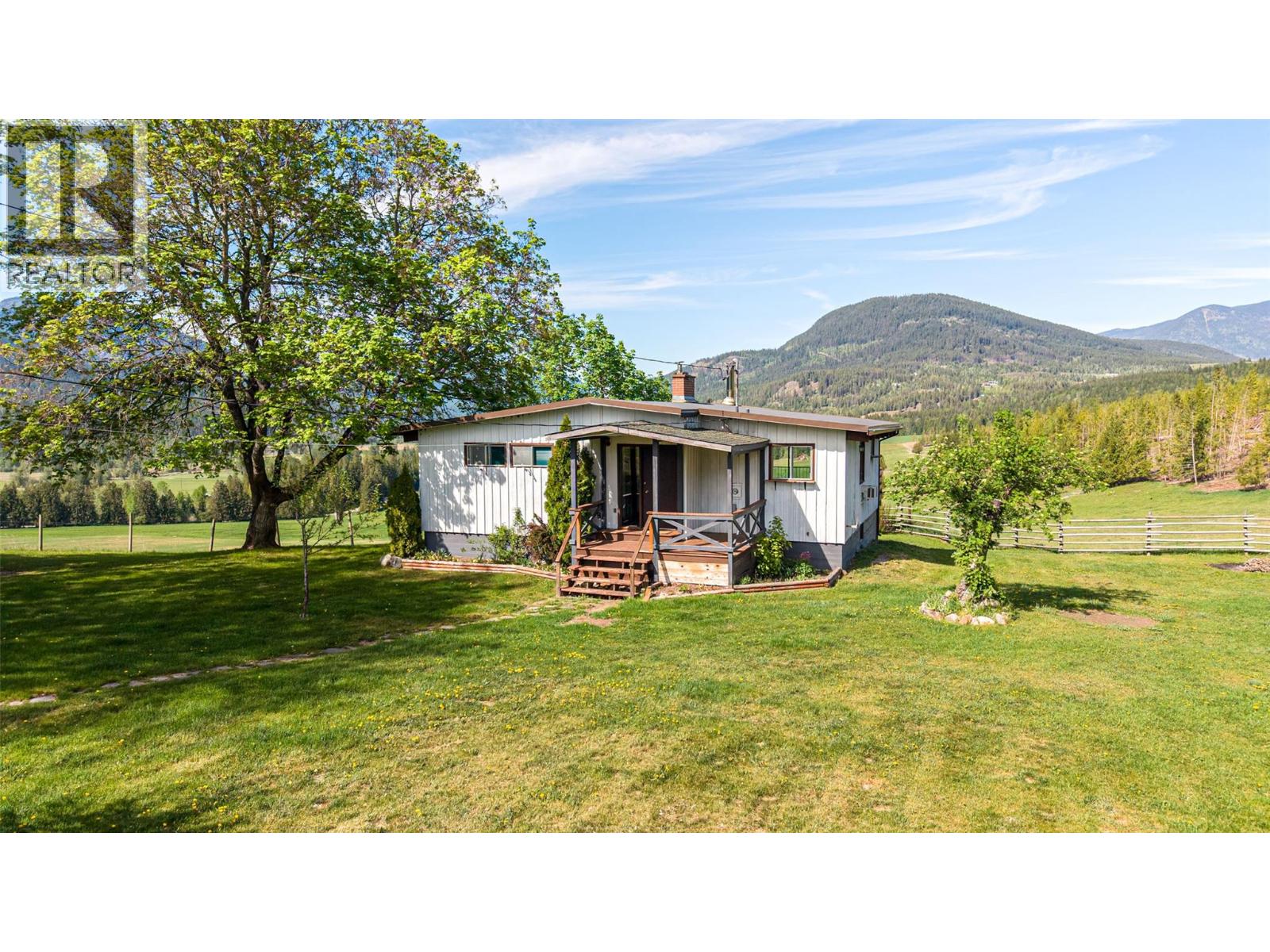 43 Sigalet Road Property Photo 1