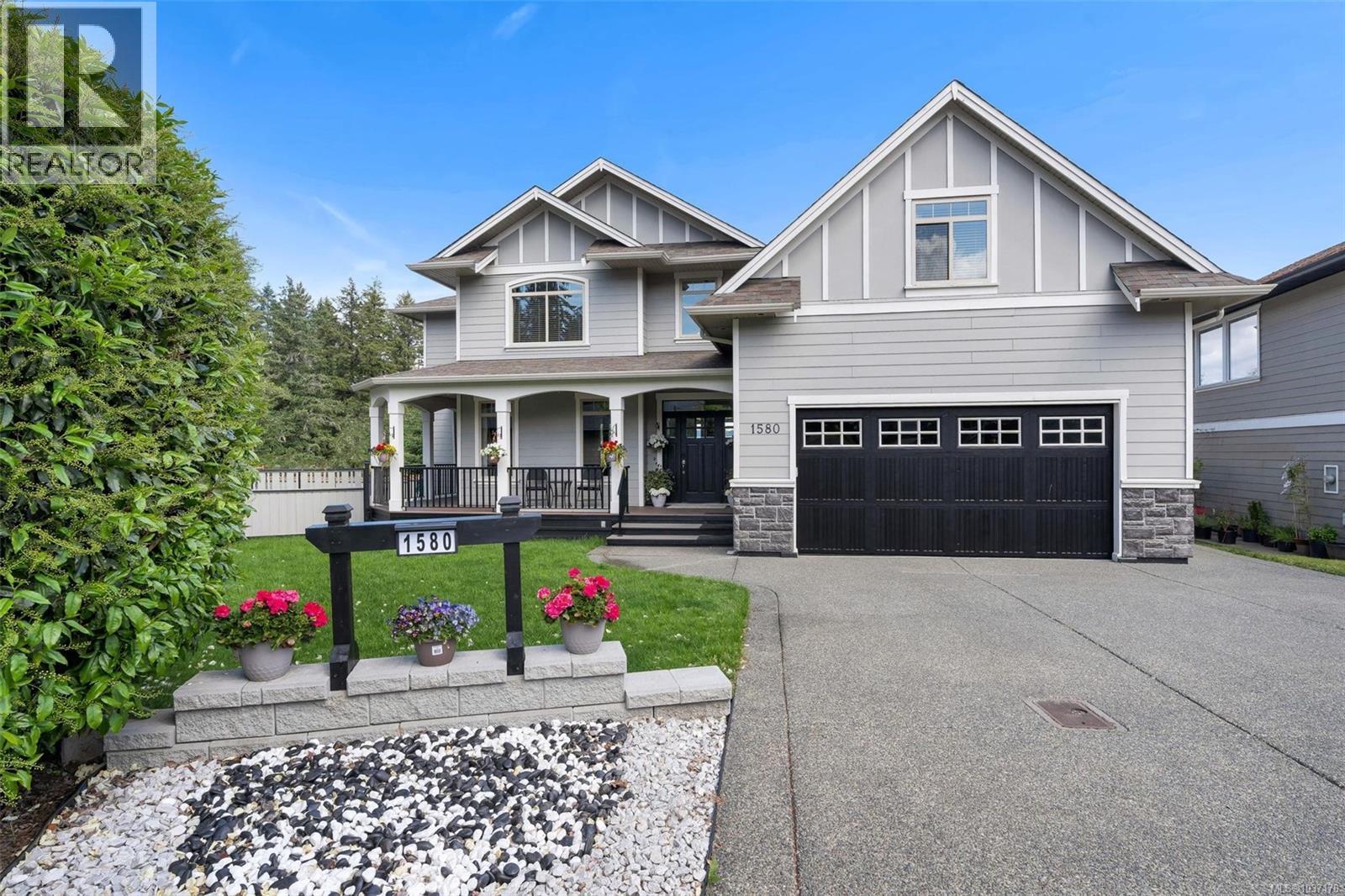 1580 Nimpkish Pl Property Photo 2