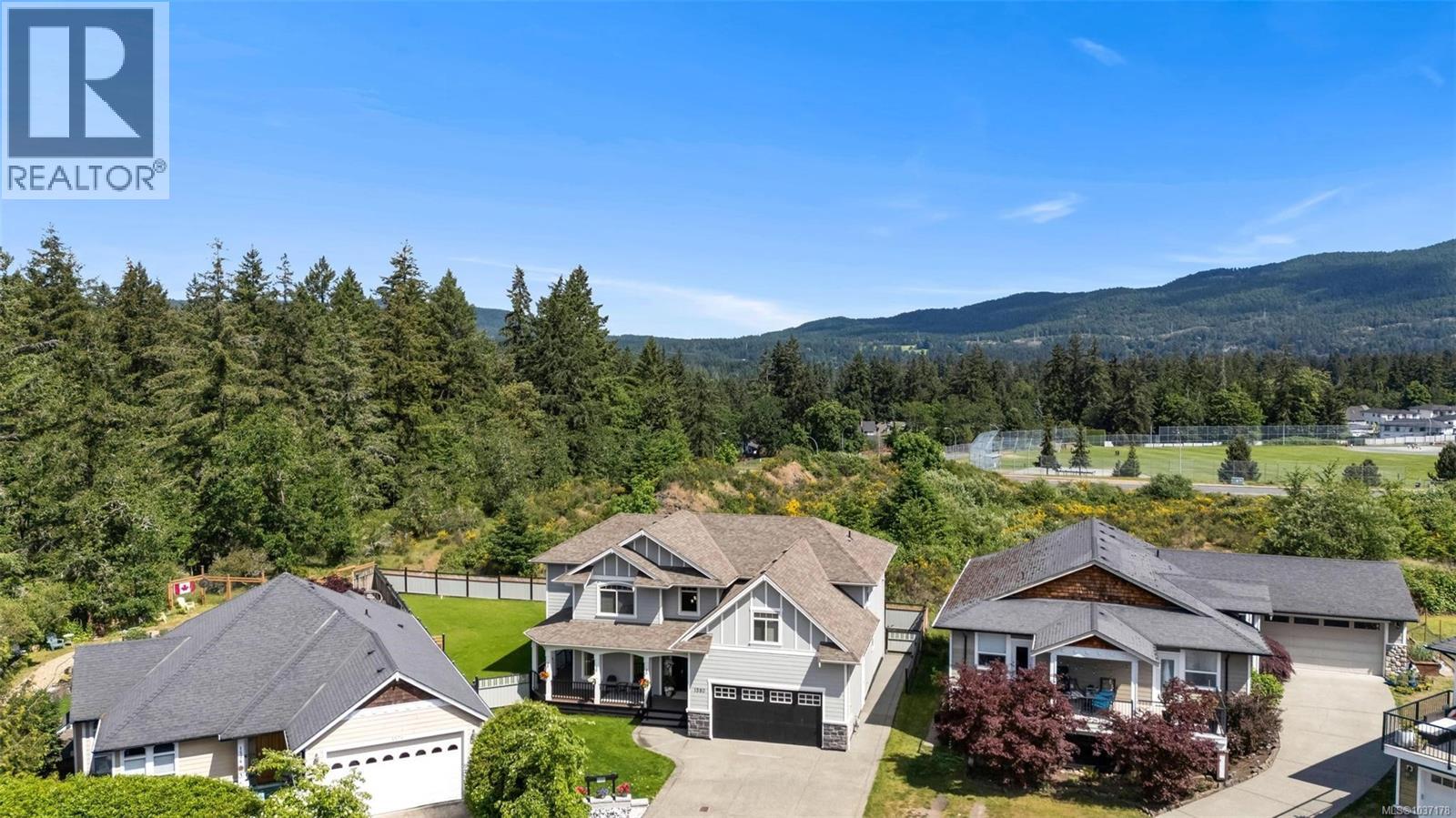 1580 Nimpkish Pl Property Photo 4