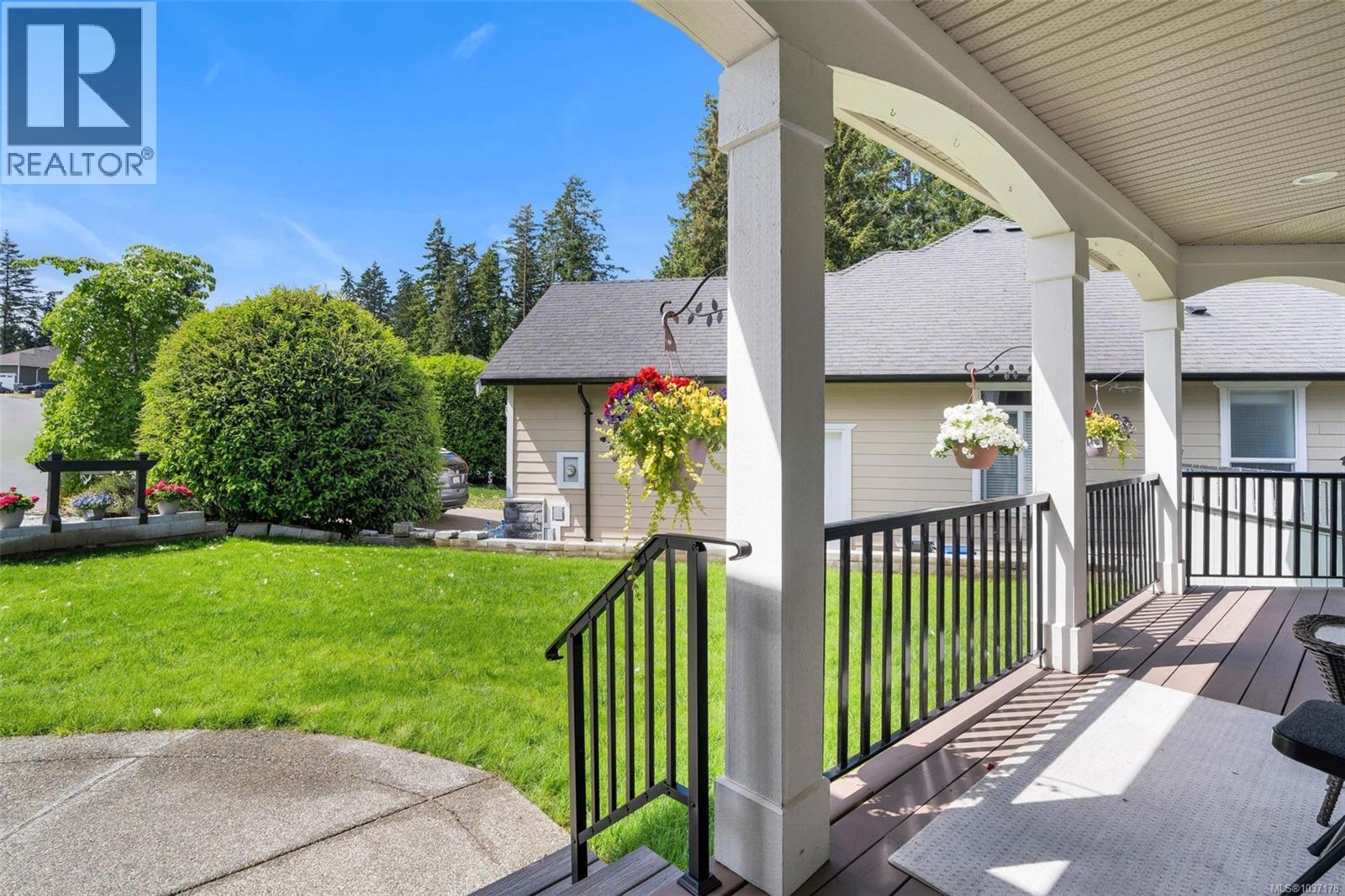 1580 Nimpkish Pl Property Photo 9