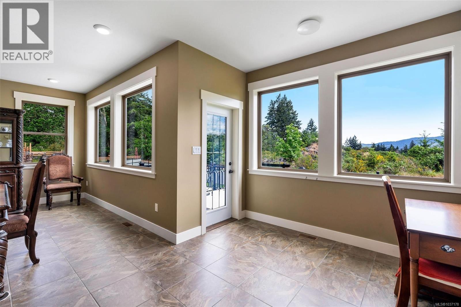 1580 Nimpkish Pl Property Photo 27