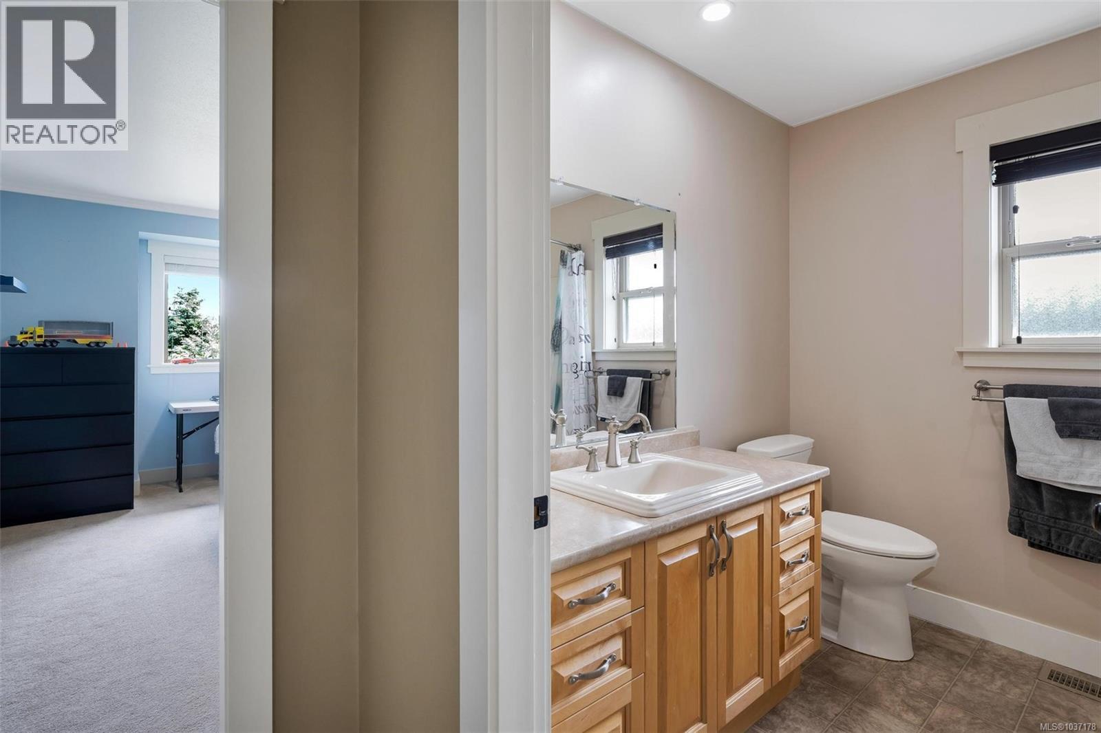 1580 Nimpkish Pl Property Photo 52