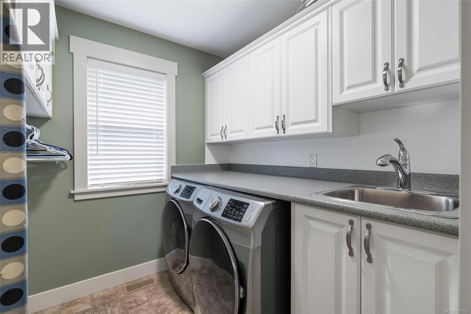 1580 Nimpkish Pl Property Photo 53
