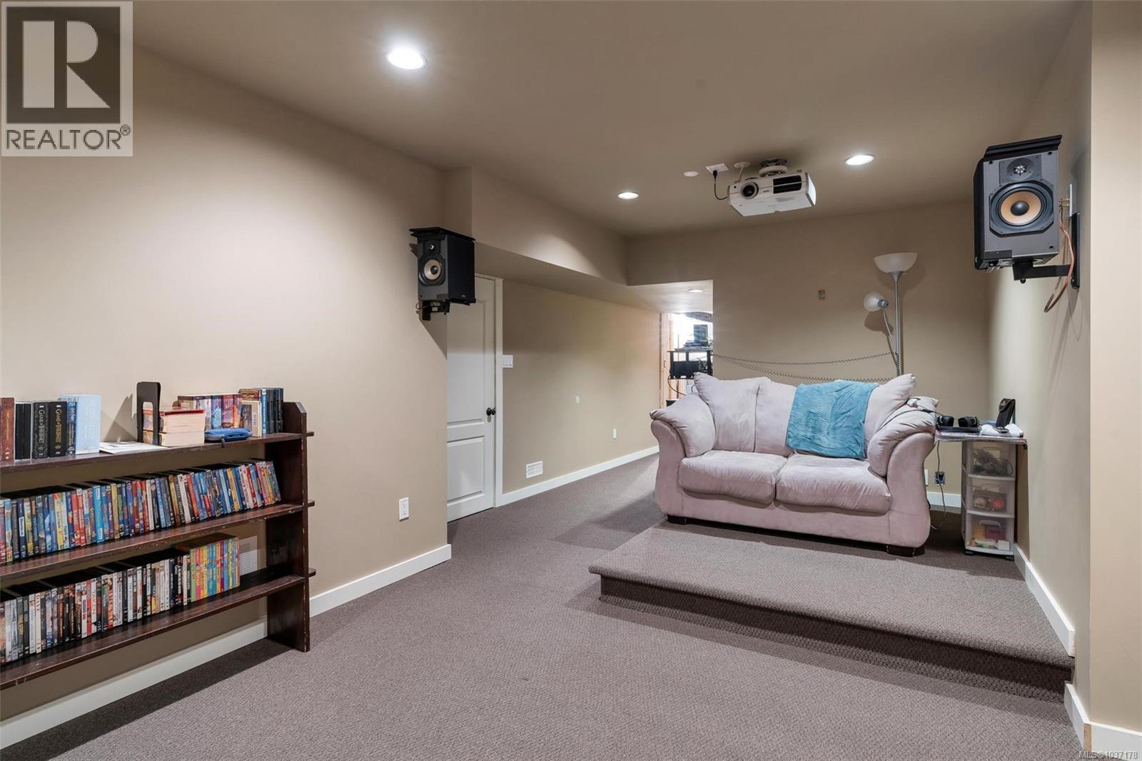 1580 Nimpkish Pl Property Photo 59