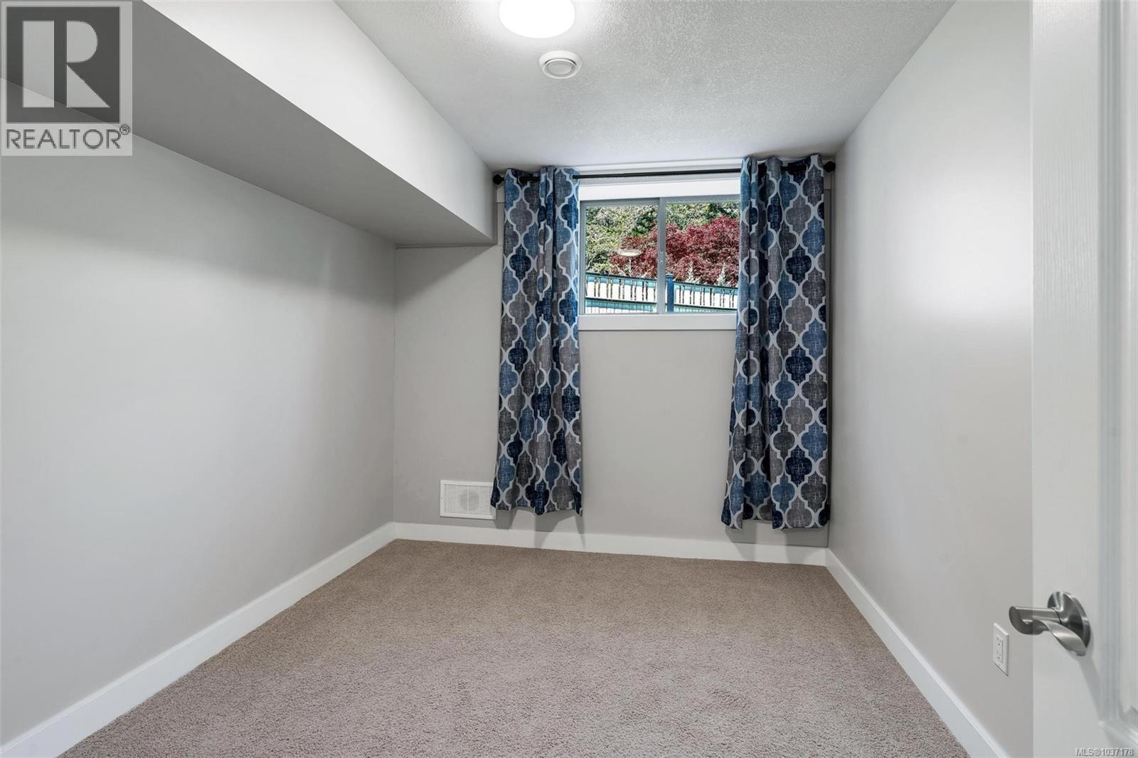 1580 Nimpkish Pl Property Photo 60