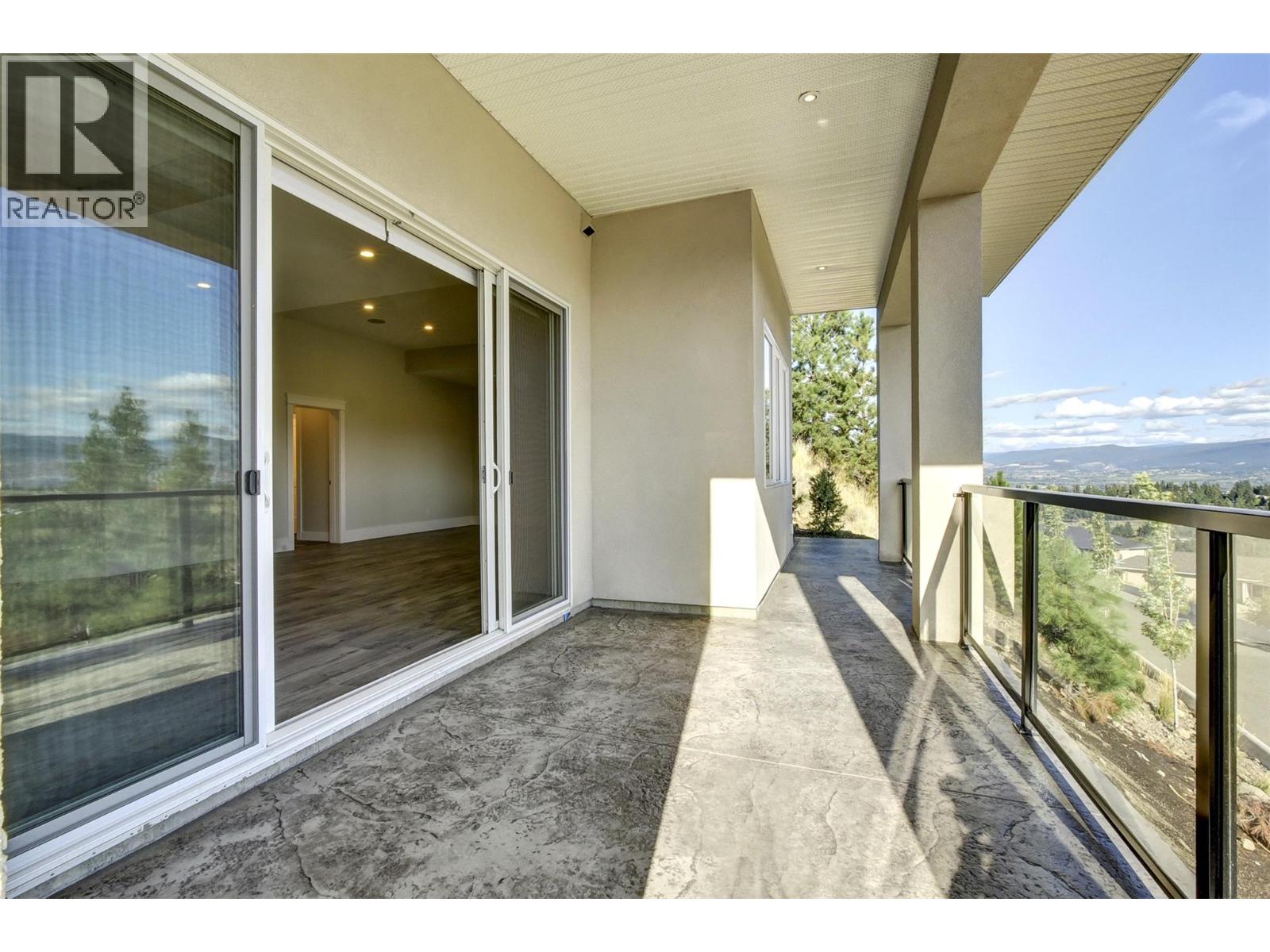 1051 Aurora Heights Property Photo 15