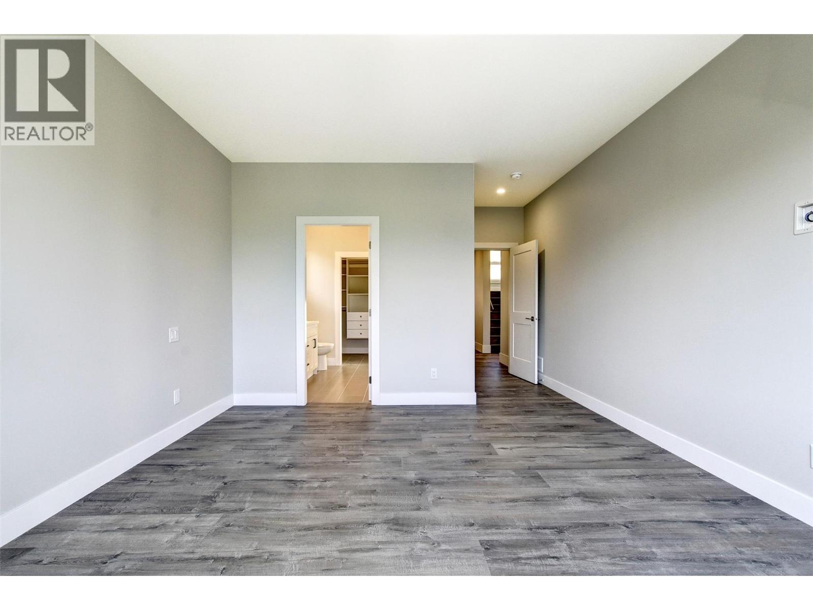1051 Aurora Heights Property Photo 17