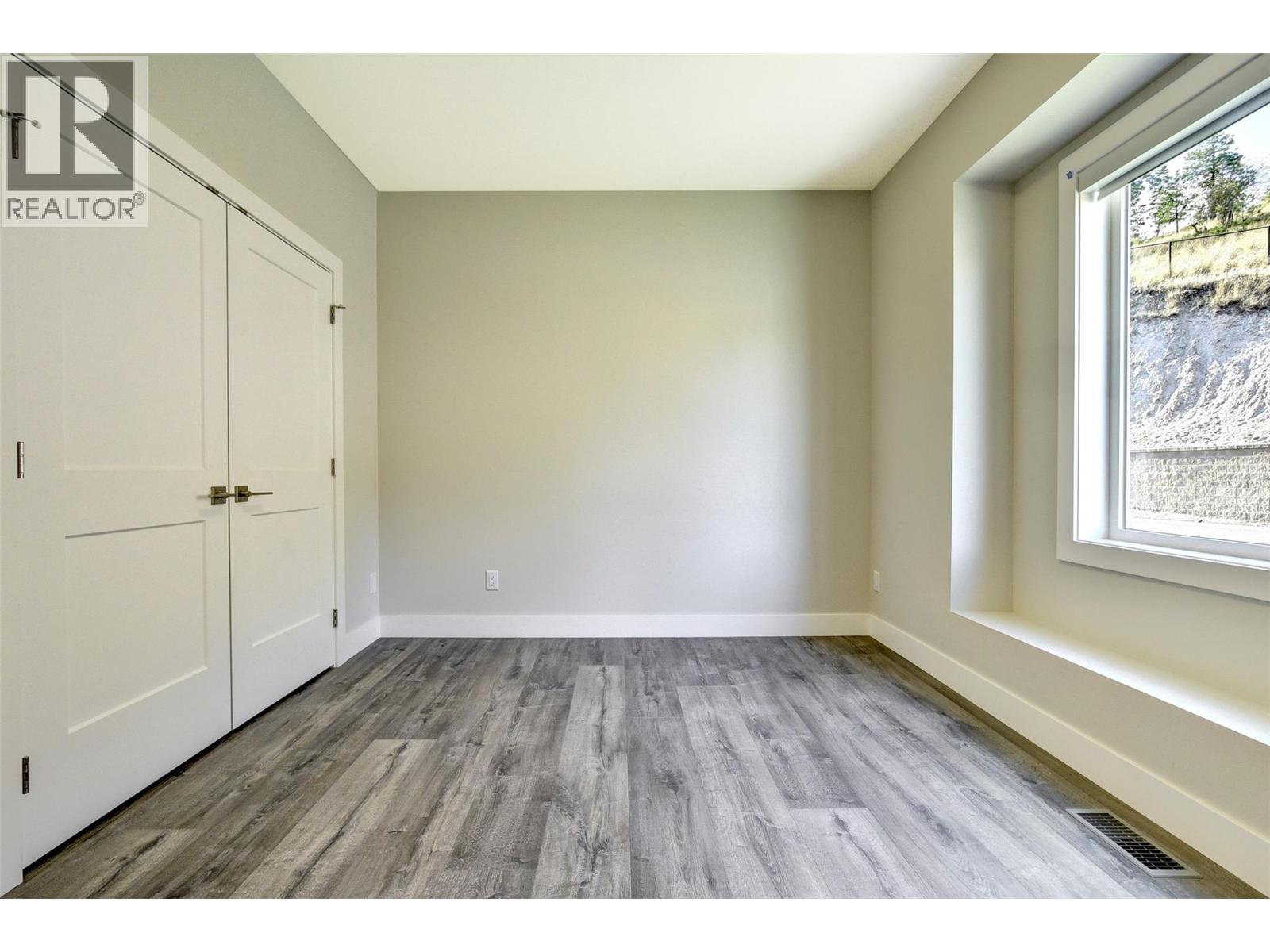 1051 Aurora Heights Property Photo 21