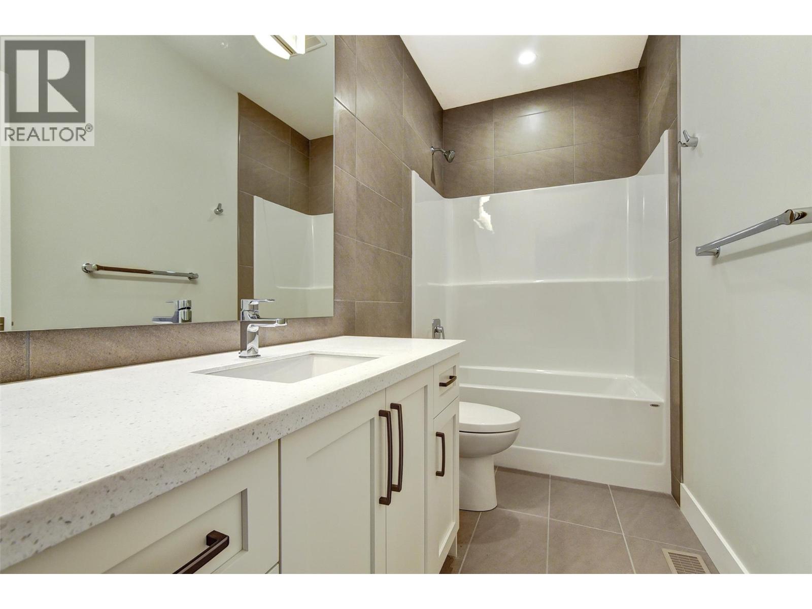 1051 Aurora Heights Property Photo 24